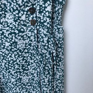 SIENNA SKY Dress light green